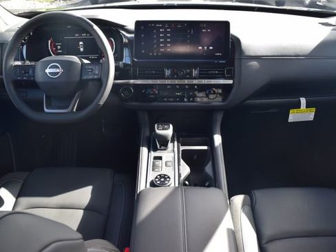 New 2026 Nissan Pathfinder SL image 12