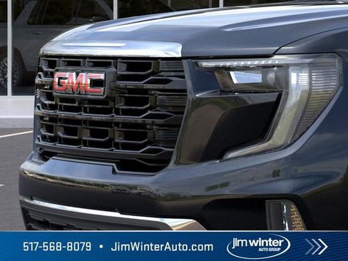 Used 2025 GMC Acadia Elevation w/ Elevation Premium Package image 13