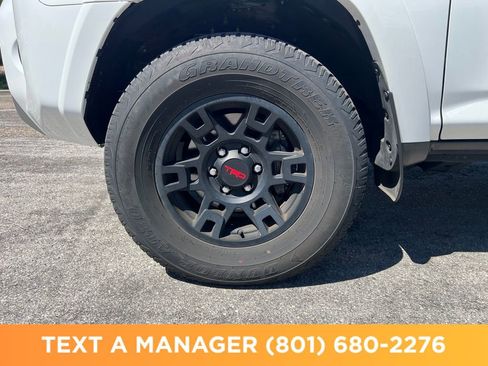 Used 2023 Toyota 4Runner TRD Off-Road Premium w/ Moonroof Package AWD/4WD image 12