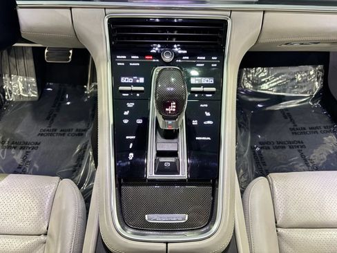 Used 2017 Porsche Panamera Turbo w/ Carbon Fiber Interior Package AWD/4WD image 25