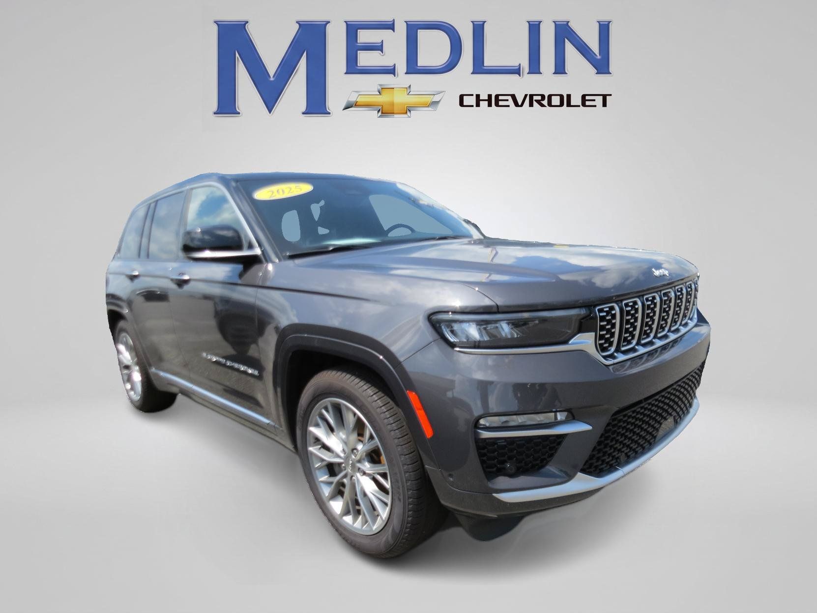 Used 2025 Jeep Grand Cherokee Summit AWD/4WD image 1