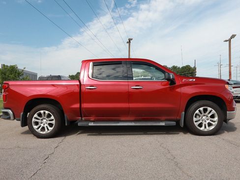 Used 2022 Chevrolet Silverado 1500 LTZ w/ LTZ Premium Package AWD/4WD image 6