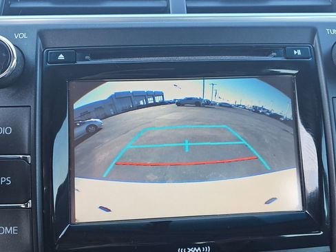 Used 2016 Toyota Camry XSE w/ Moonroof Package image 17