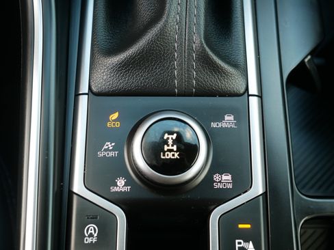 Certified 2025 Kia Sorento S AWD/4WD image 32