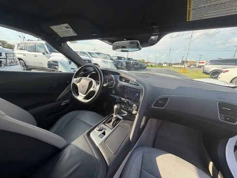 Used 2016 Chevrolet Corvette Stingray Convertible RWD image 16
