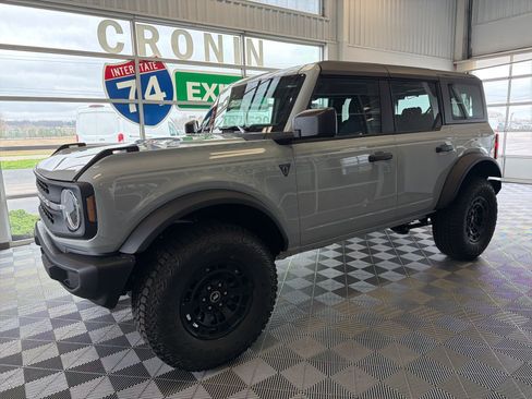 Used 2026 Ford Bronco 4-Door w/ Sasquatch Package AWD/4WD image 3