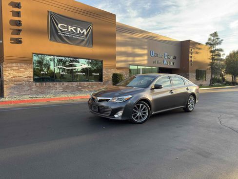 Used 2014 Toyota Avalon Limited image 3