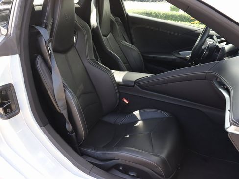 Used 2021 Chevrolet Corvette Stingray Convertible w/ 1LT image 19