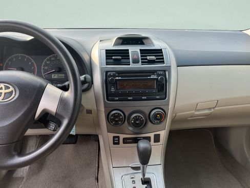 Used 2012 Toyota Corolla LE FWD image 13