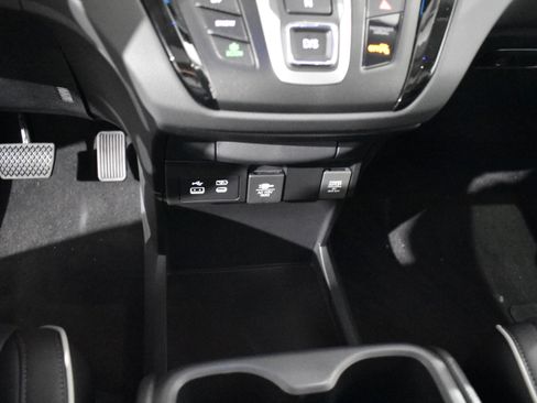 New 2026 Honda Odyssey Touring image 21