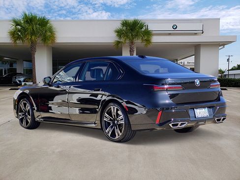 Certified 2025 BMW 760i xDrive w/ Luxury Rear Seating Package AWD/4WD image 6