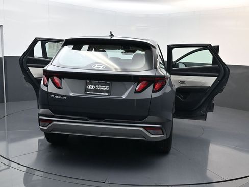Certified 2026 Hyundai Tucson SE FWD image 29