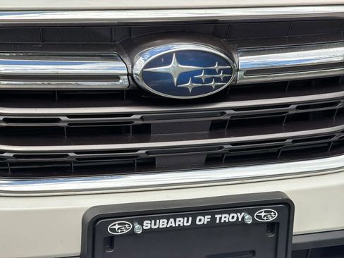 Used 2019 Subaru Outback 3.6R Touring AWD/4WD image 12