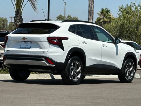 New 2026 Chevrolet Trax LT FWD image 4