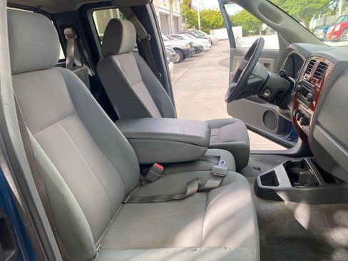 Used 2005 Dodge Dakota SLT image 13