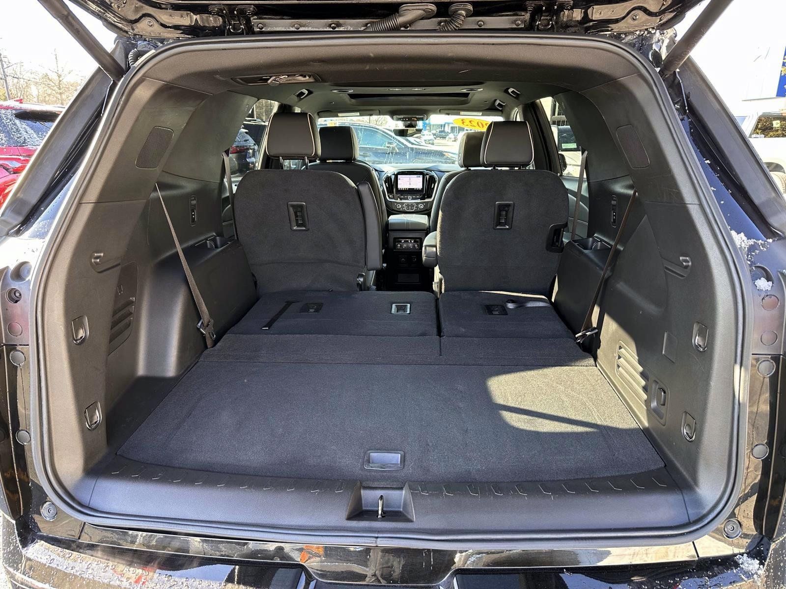Used 2023 Chevrolet Traverse Premier w/ Redline Edition AWD/4WD image 5