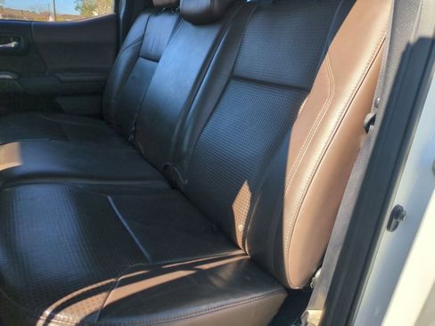 Used 2017 Toyota Tacoma Limited image 14