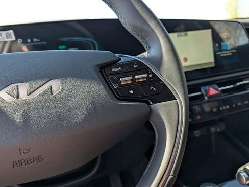 New 2026 Kia Niro EX FWD image 35