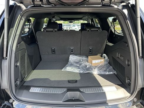 New 2026 Chevrolet Suburban Premier AWD/4WD image 30