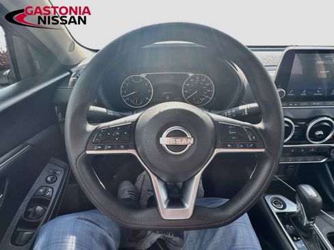 Used 2024 Nissan Sentra SV FWD image 14