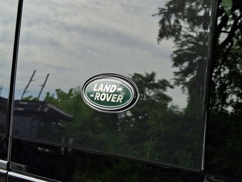 Used 2024 Land Rover Defender 110 V8 AWD/4WD image 28