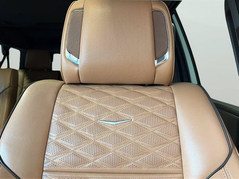 Used 2021 Cadillac Escalade ESV Sport w/ Driver Assist Tech Package AWD/4WD image 25