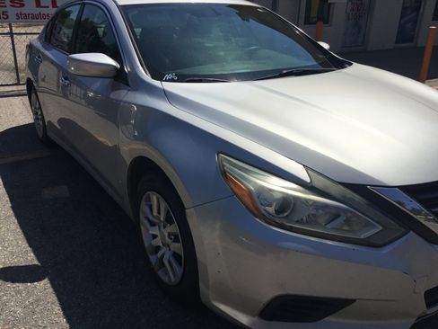 Used 2017 Nissan Altima 2.5 S w/ Power Driver Seat Package FWD image 3
