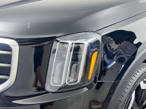 Used 2025 Kia Telluride S FWD image 11