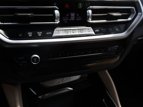 Used 2023 BMW X4 xDrive30i w/ M Sport Package AWD/4WD image 39
