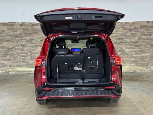 Used 2025 Toyota Sienna XSE w/ XSE Plus Package AWD/4WD image 8