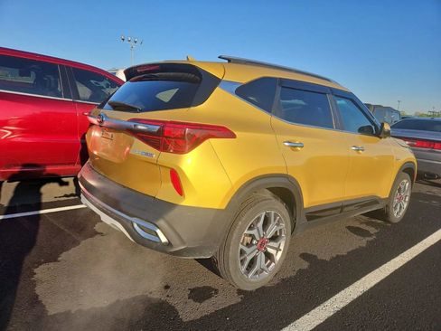 Used 2021 Kia Seltos SX w/ SX Sunroof Package AWD/4WD image 3