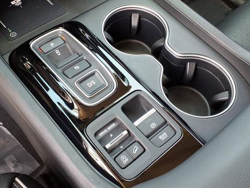 Used 2023 Honda Pilot Elite image 26