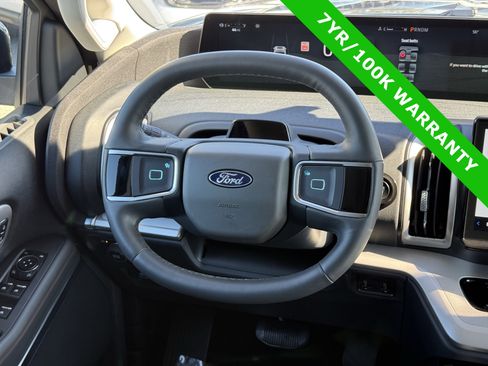 Certified 2025 Ford Expedition Active image 21