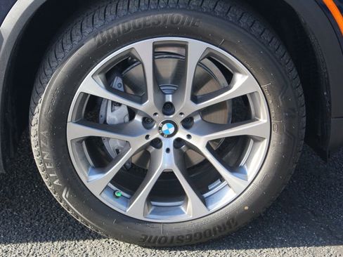 New 2026 BMW X5 xDrive40i w/ Climate Comfort Package image 11