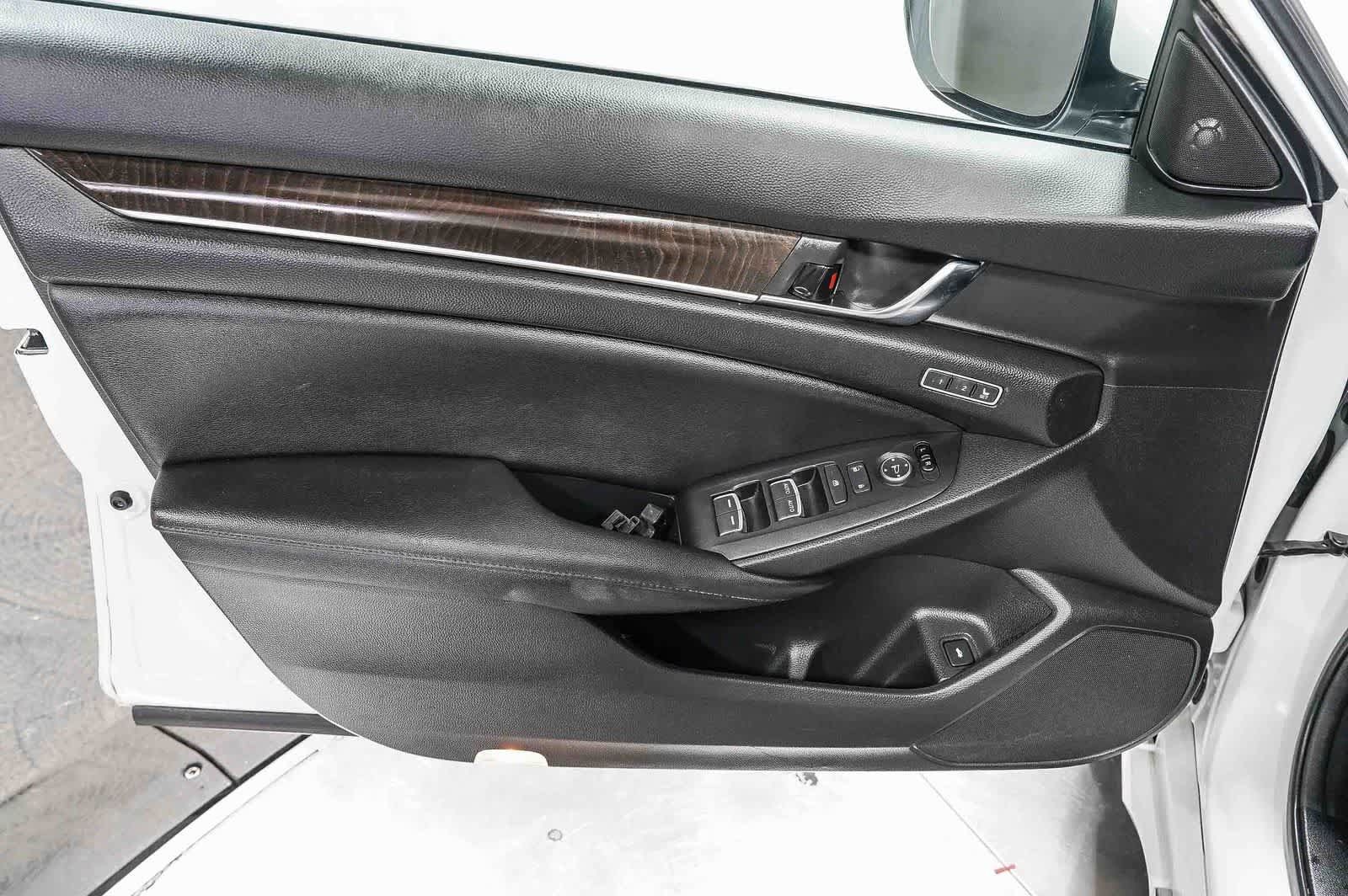 Used 2021 Honda Accord Touring image 22