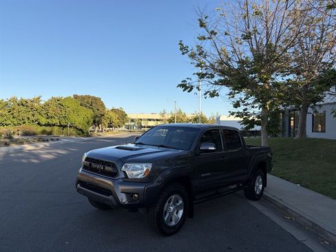 Used 2013 Toyota Tacoma PreRunner w/ TRD Sport Pkg image 7