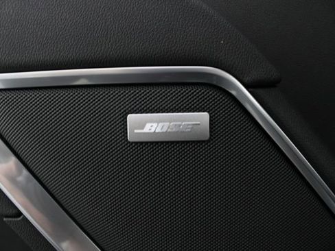 New 2026 GMC Sierra 1500 SLT image 17