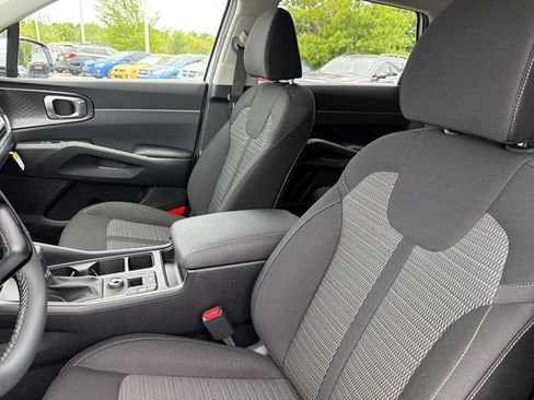 New 2026 Kia Sorento LX FWD image 17