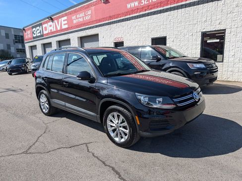 Used 2017 Volkswagen Tiguan Limited w/ Premium Package image 4