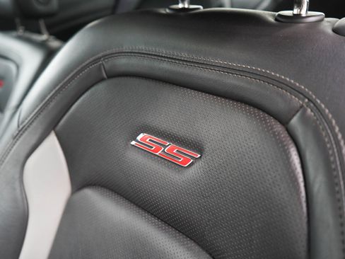 Used 2017 Chevrolet Camaro SS RWD image 24
