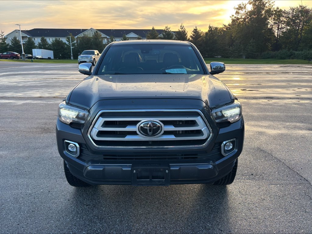 Used 2023 Toyota Tacoma Limited AWD/4WD image 3