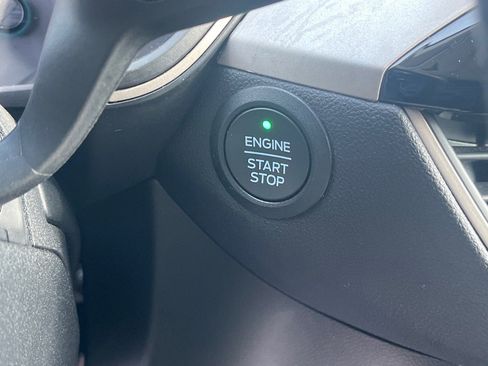 Used 2022 Ford Escape SEL image 8