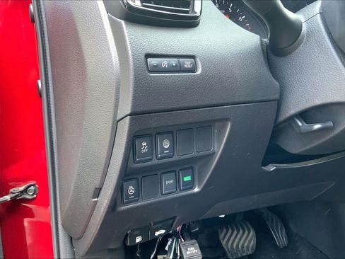 Used 2022 Nissan Rogue Sport SV FWD image 33