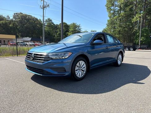 Used 2020 Volkswagen Jetta S w/ Driver Assistance Package FWD image 2