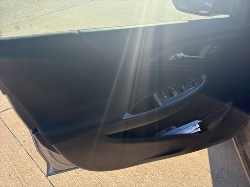 Used 2024 Chevrolet Malibu LT image 11