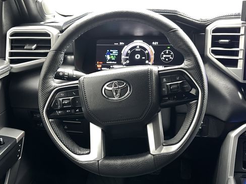 Used 2025 Toyota Tundra Platinum AWD/4WD image 17