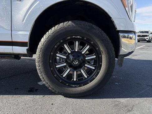 Used 2023 Ford F150 Lariat w/ Trailer Tow Package image 32