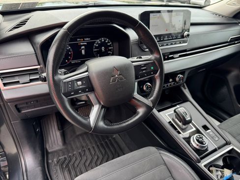 Used 2024 Mitsubishi Outlander SE AWD/4WD image 15
