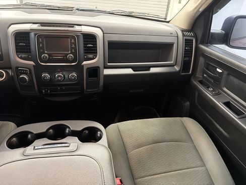 Used 2017 RAM 1500 Express RWD image 28