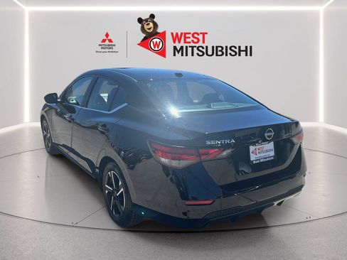 Used 2025 Nissan Sentra SV FWD image 4